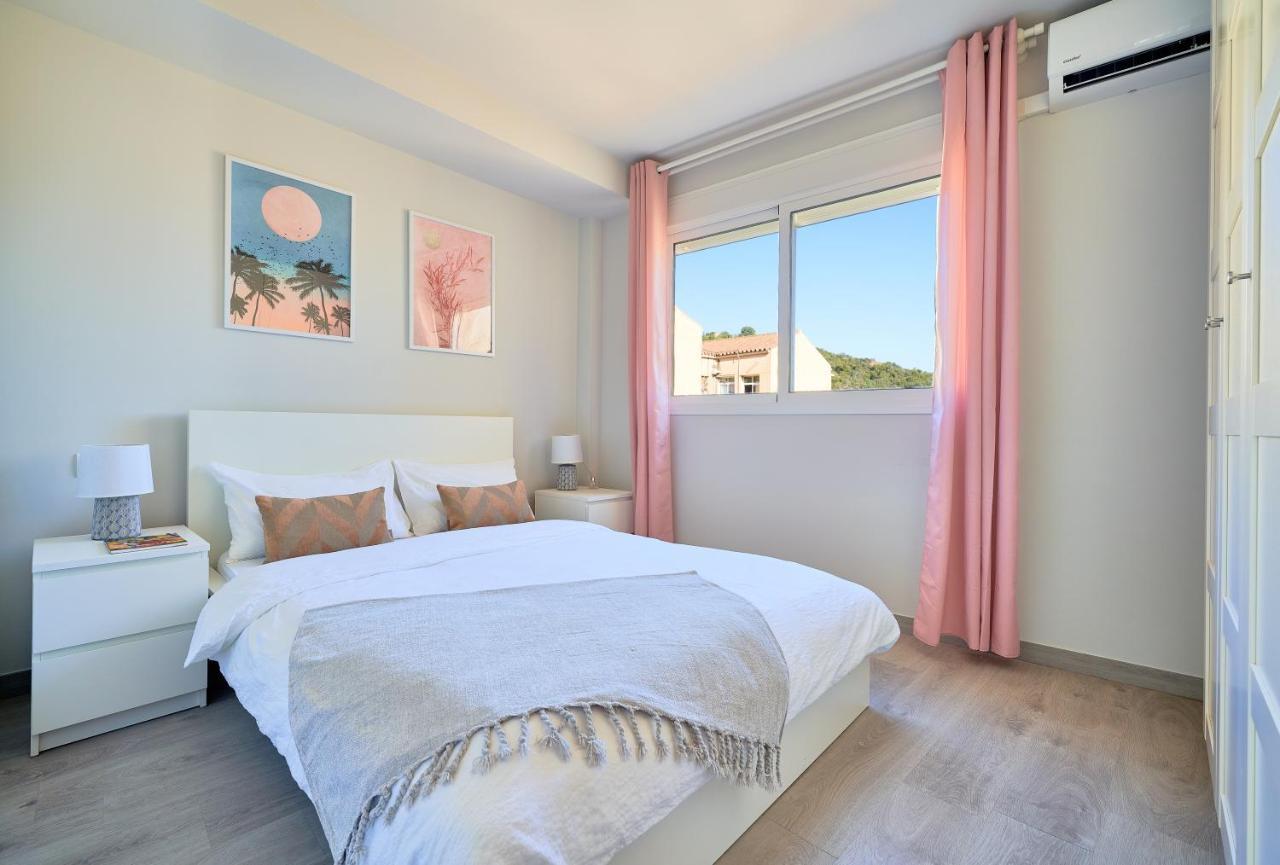 Апартаменты Charming And Bright Flat In The Heart Of Малага Экстерьер фото