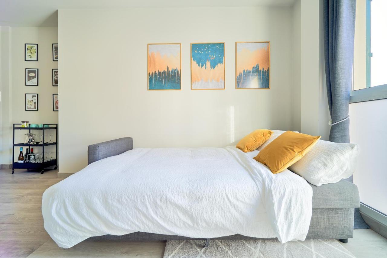Апартаменты Charming And Bright Flat In The Heart Of Малага Экстерьер фото