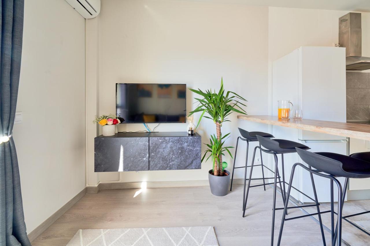 Апартаменты Charming And Bright Flat In The Heart Of Малага Экстерьер фото